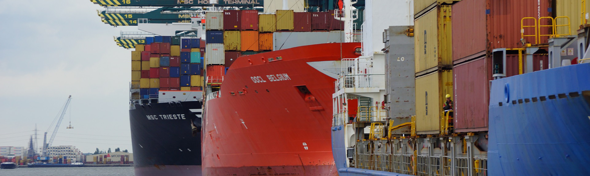 Symbolbild Containerschiff
